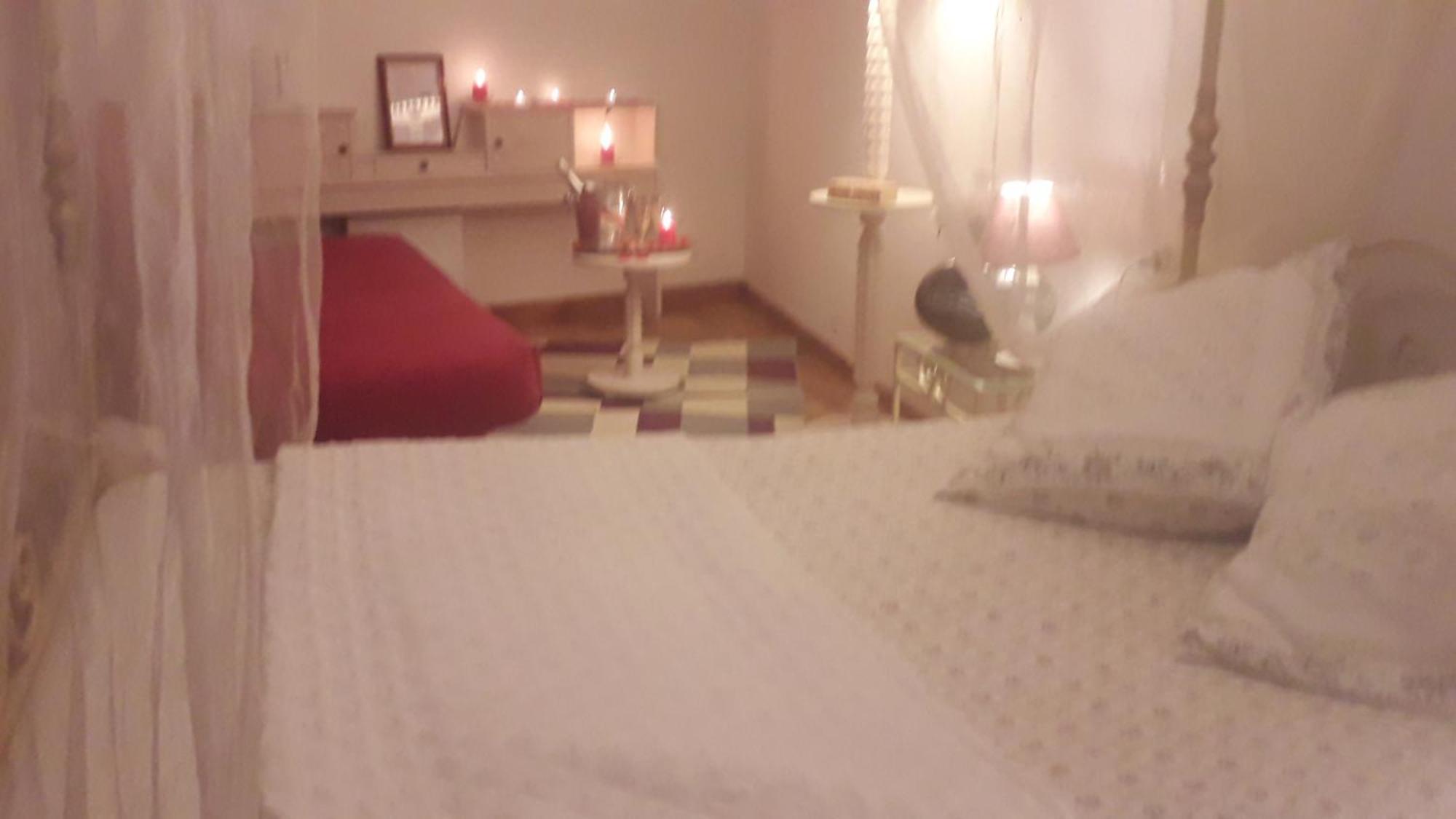 Domaine De La Cour Bed & Breakfast Sainte-Gemme-dʼAndigné Bagian luar foto