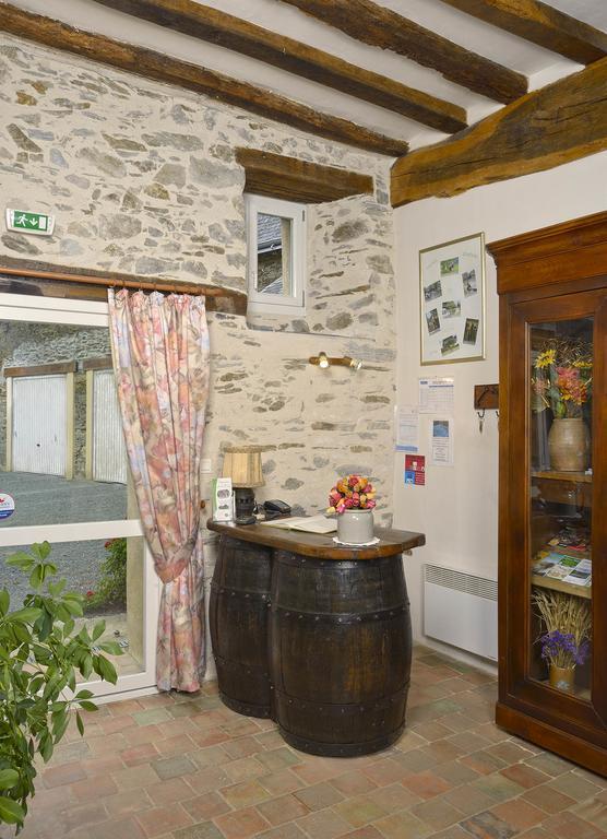 Domaine De La Cour Bed & Breakfast Sainte-Gemme-dʼAndigné Bagian luar foto